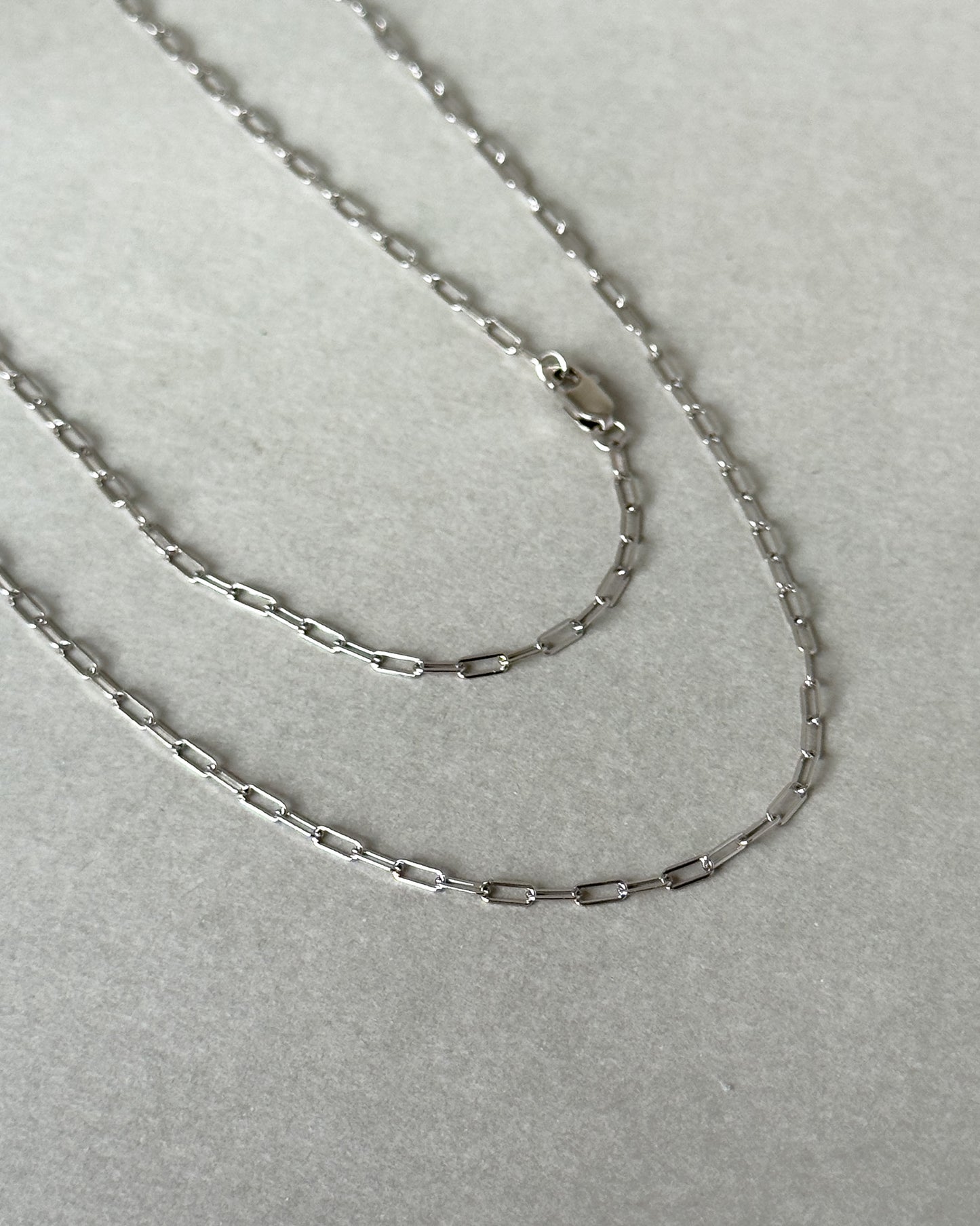 Clipt small link chain necklace