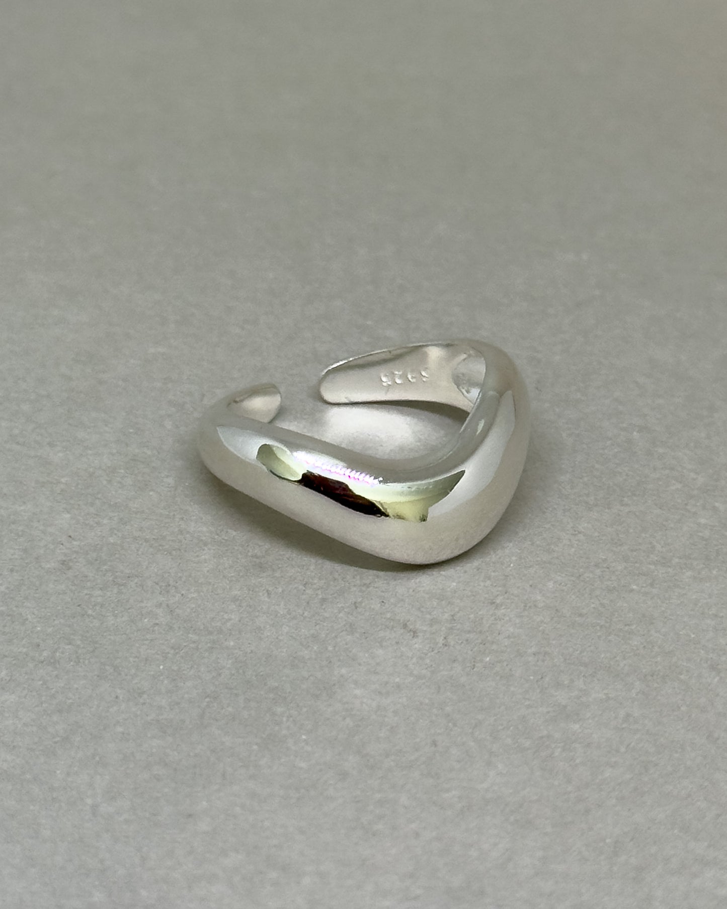 Amzi Curved Dome Ring