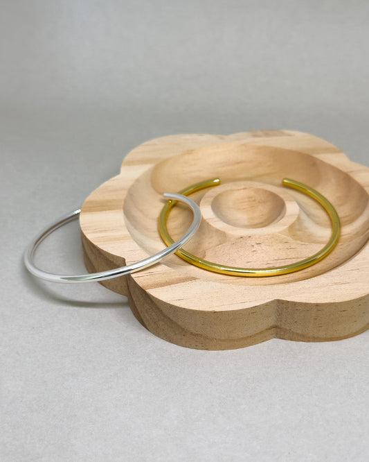Sora Simple Minimalist Bangle