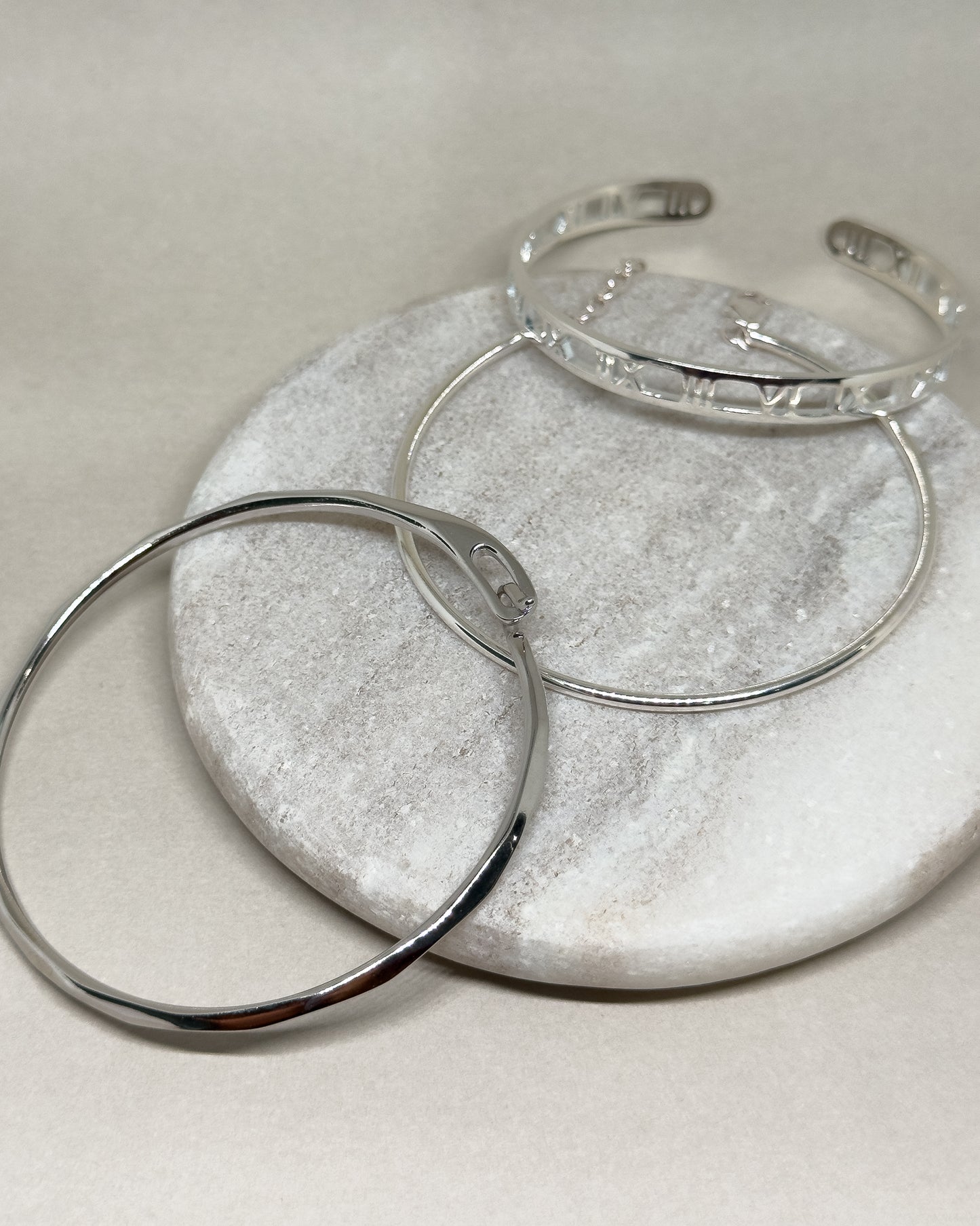 Kalyx Silver Hook Bangle