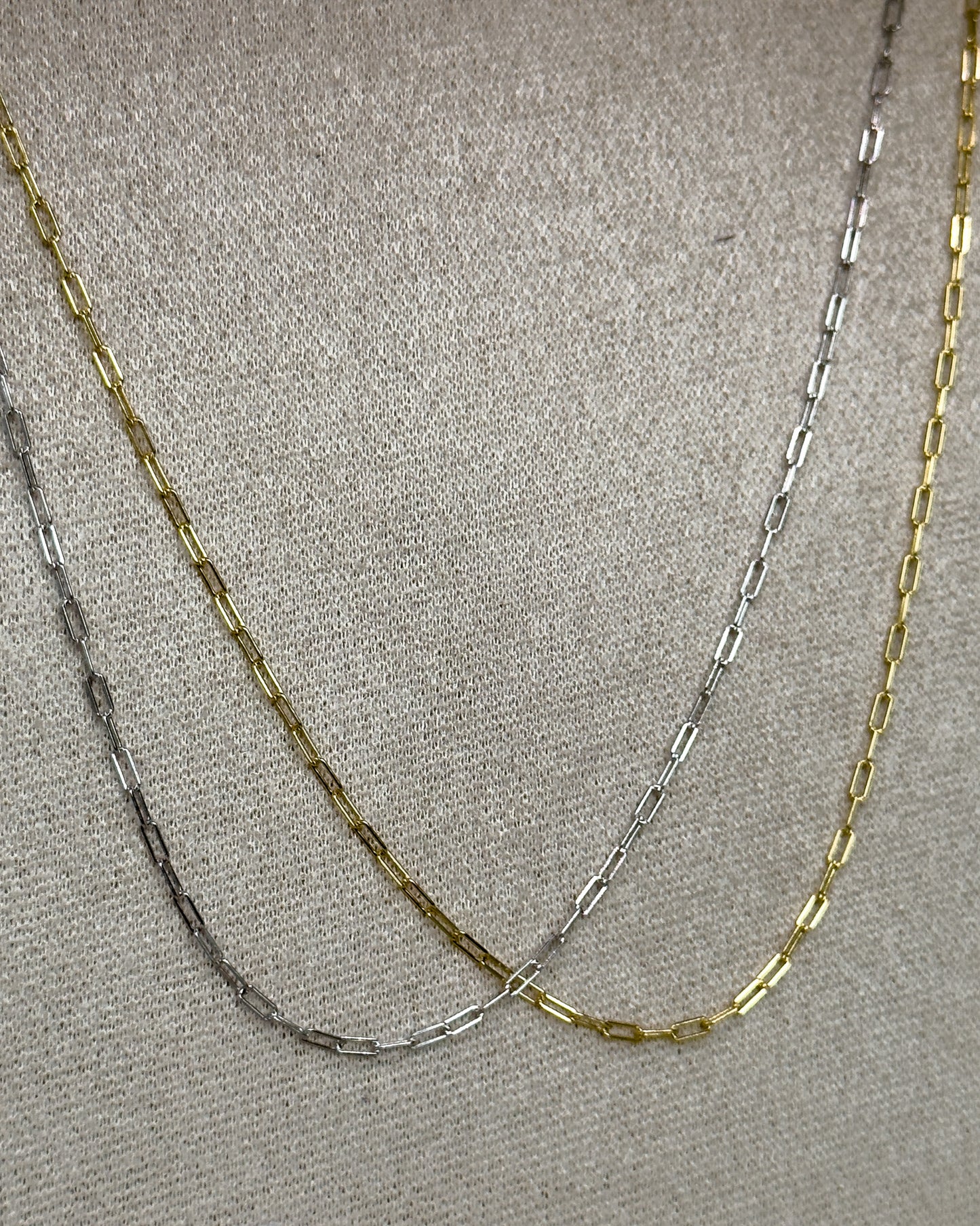 Clipt small link chain necklace