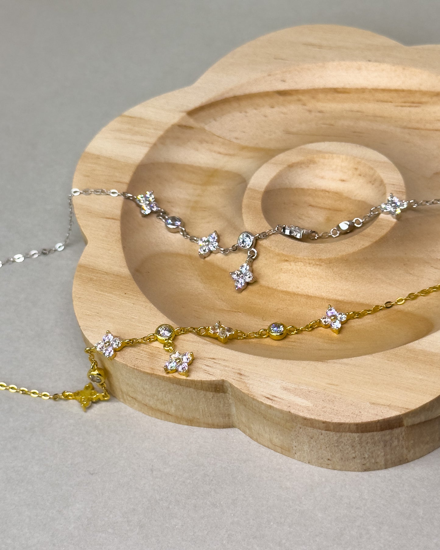 18K Gold Zircon Flower bracelet