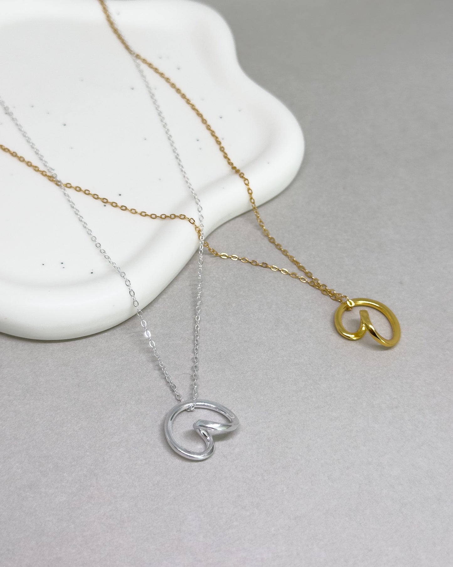 Tulip Twisted Everyday Necklace