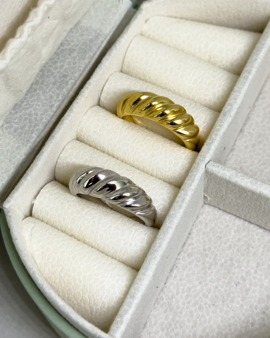 Eterna-Twist Croissant Ring