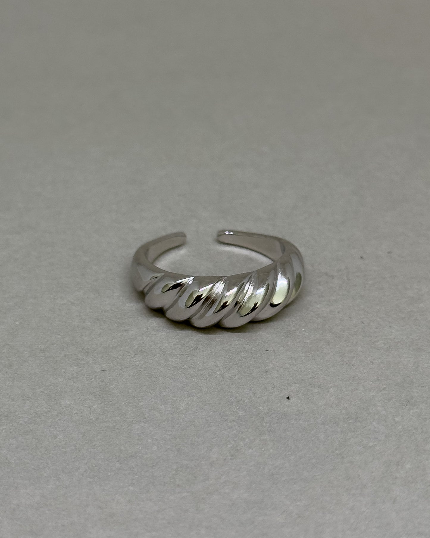 Eterna-Twist Croissant Ring