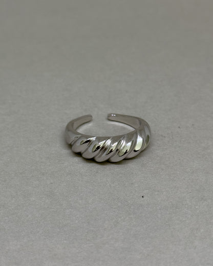 Eterna-Twist Croissant Ring