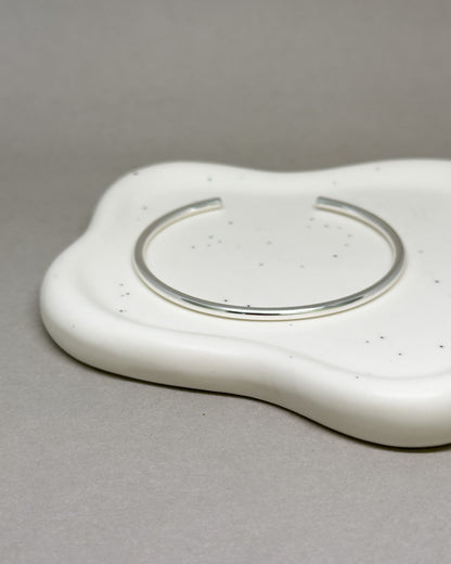 Sora Simple Minimalist Bangle