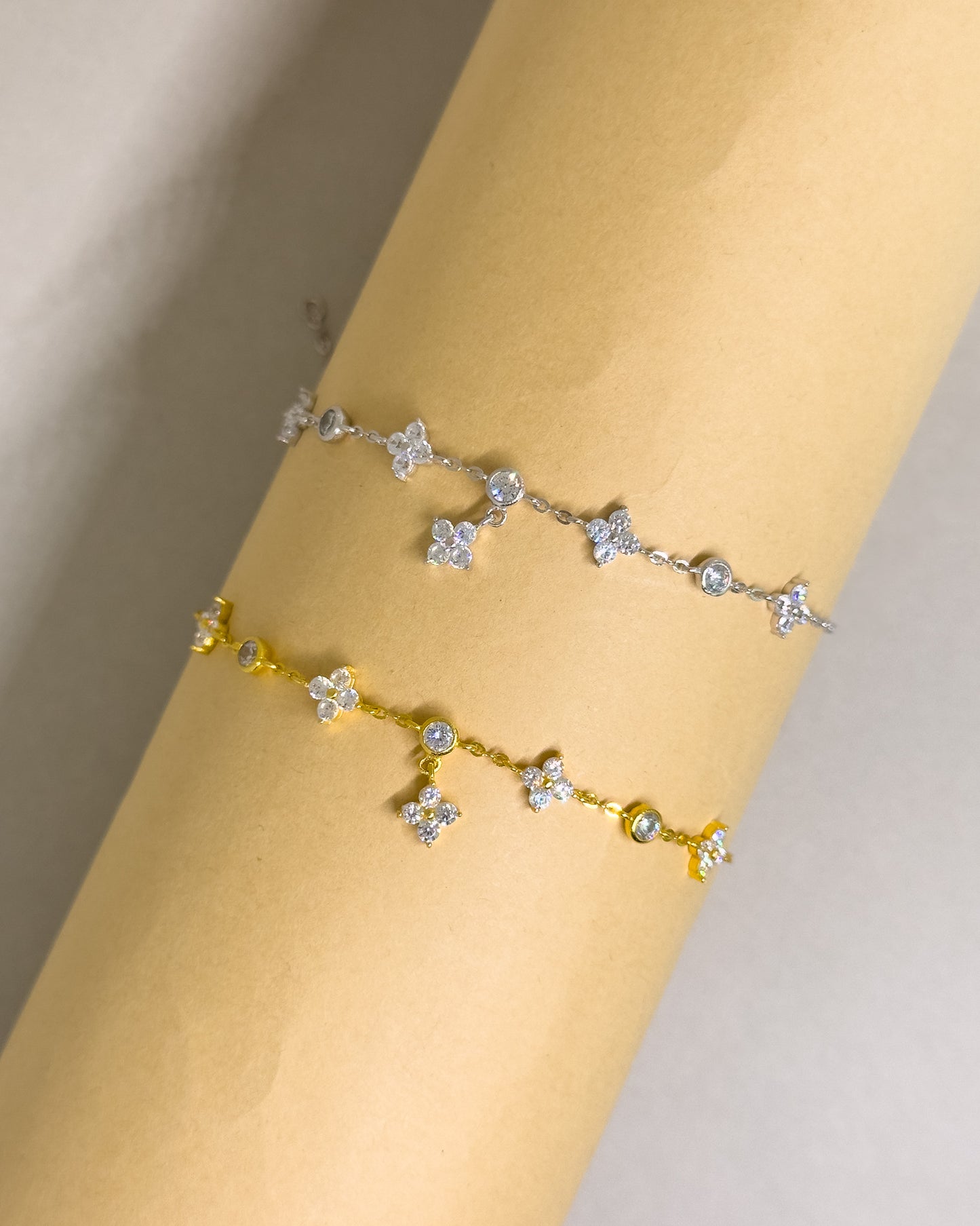 18K Gold Zircon Flower bracelet